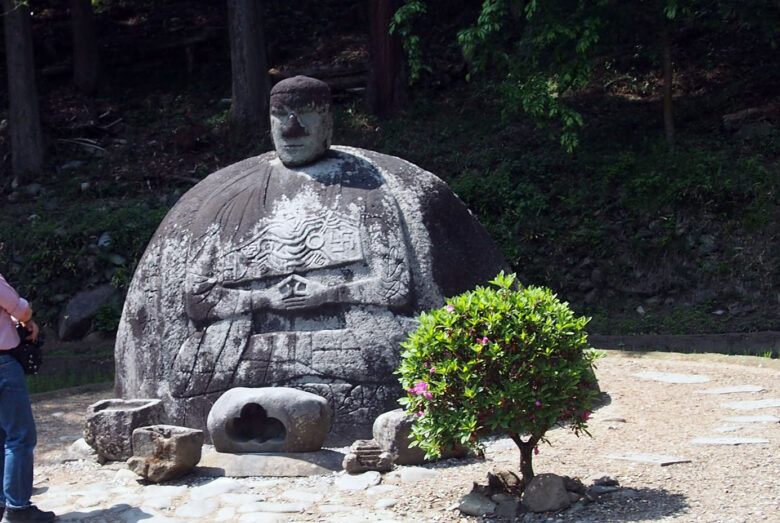 万治の石仏・諏訪大社 下社春宮 – とっておき信州